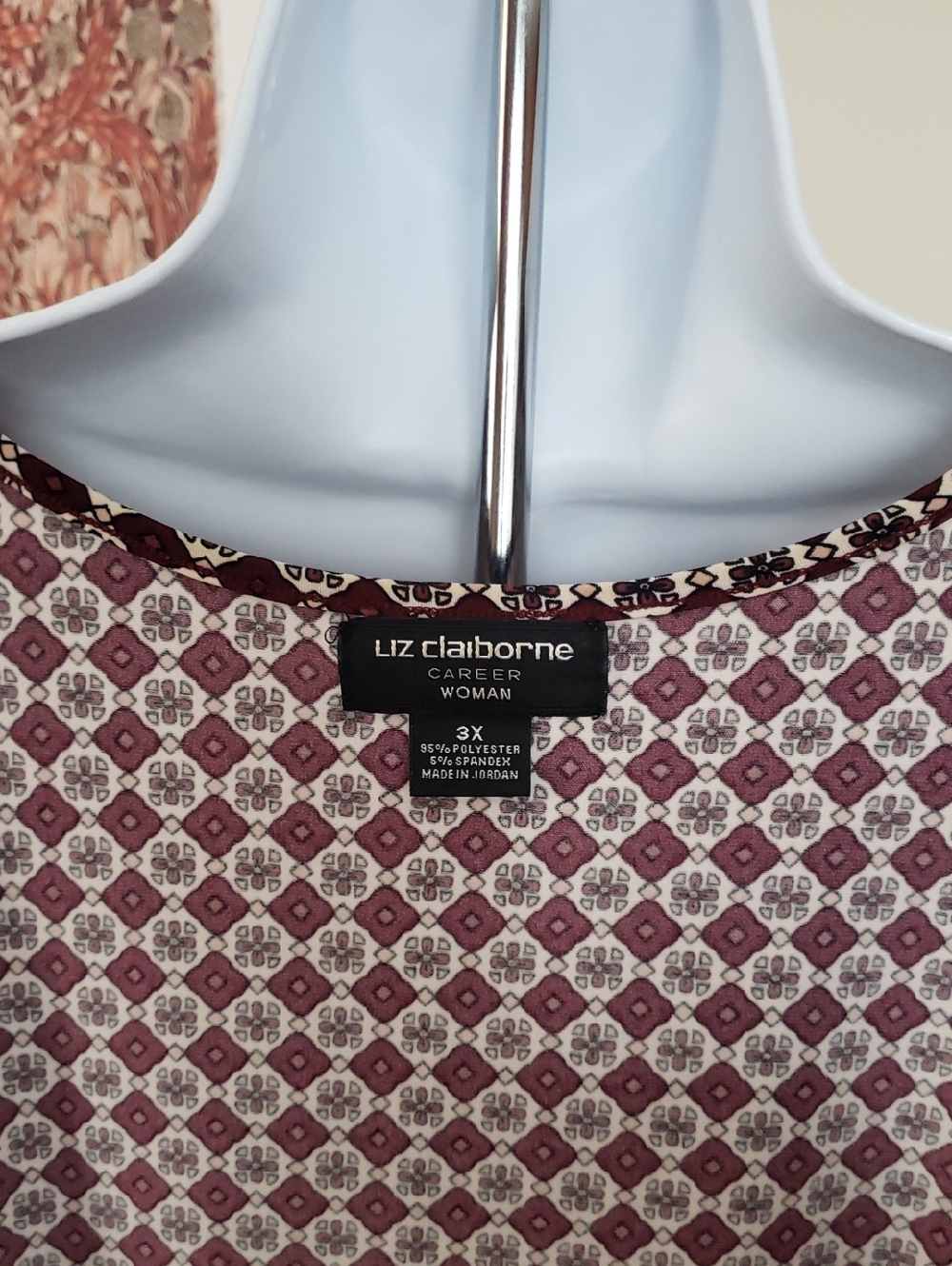 Liz Claiborne Burgundy and White Geometric Scoop Neck Top, 3X - Picture 7 of 11